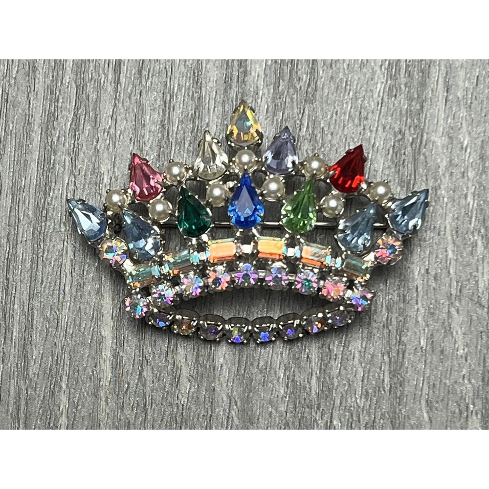 B. David Vintage Crown Brooch Pin Multicolor Rhinestone Faux Pearl Silver Tone